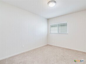 Building Photo - 209 Buckingham Dr