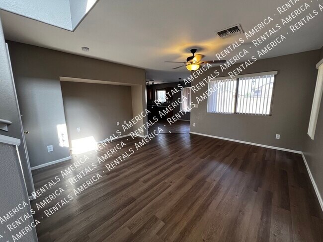 Foto del edificio - 1028 E Dragon Fly Rd
