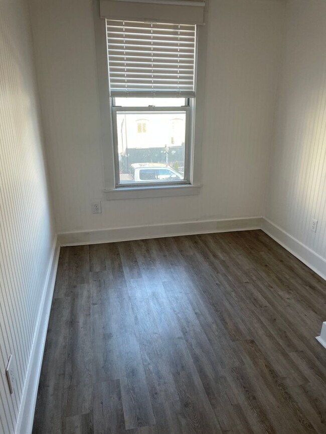 Foto del edificio - Southie 4 Bed Available 9/1/26