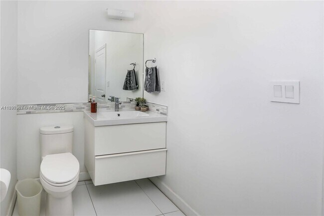 Foto del edificio - 476 NE 194th Terrace