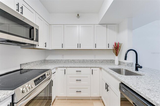 Building Photo - 2333 Feather Sound Dr