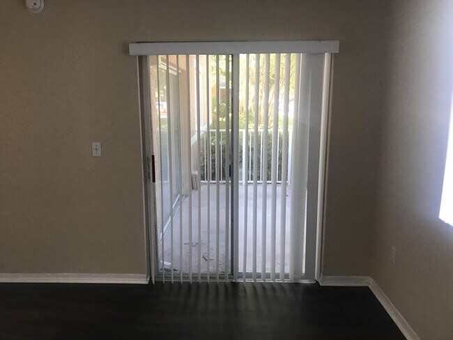 Foto del edificio - 3874 Lyons Rd