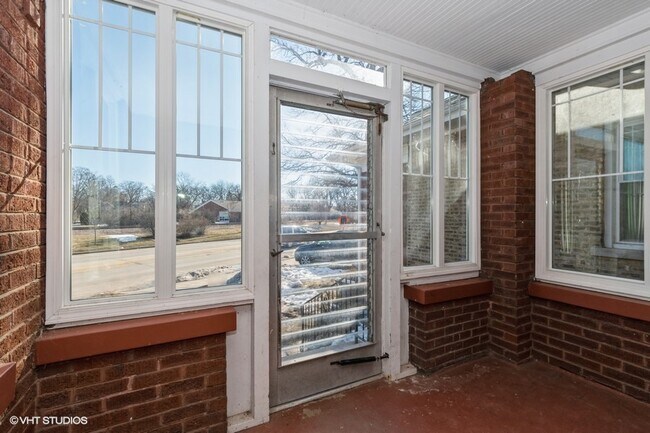 Foto del edificio - 929 Green Bay Rd