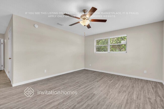 Foto del edificio - 4545 Lane Ave S