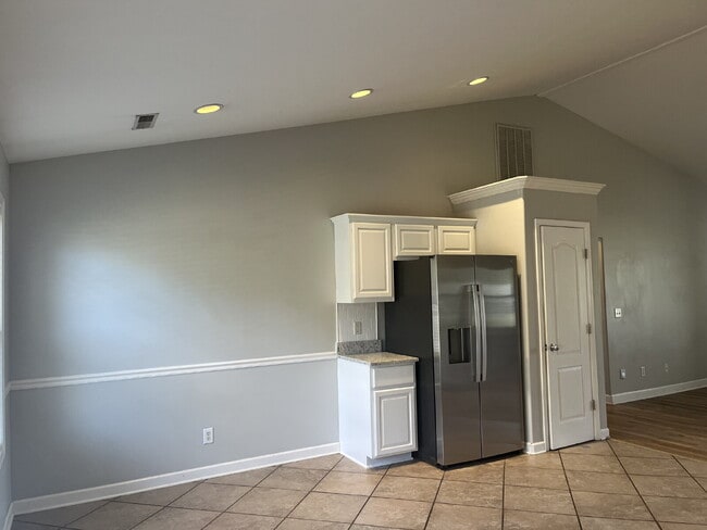 Building Photo - 5004 Pelican Ct