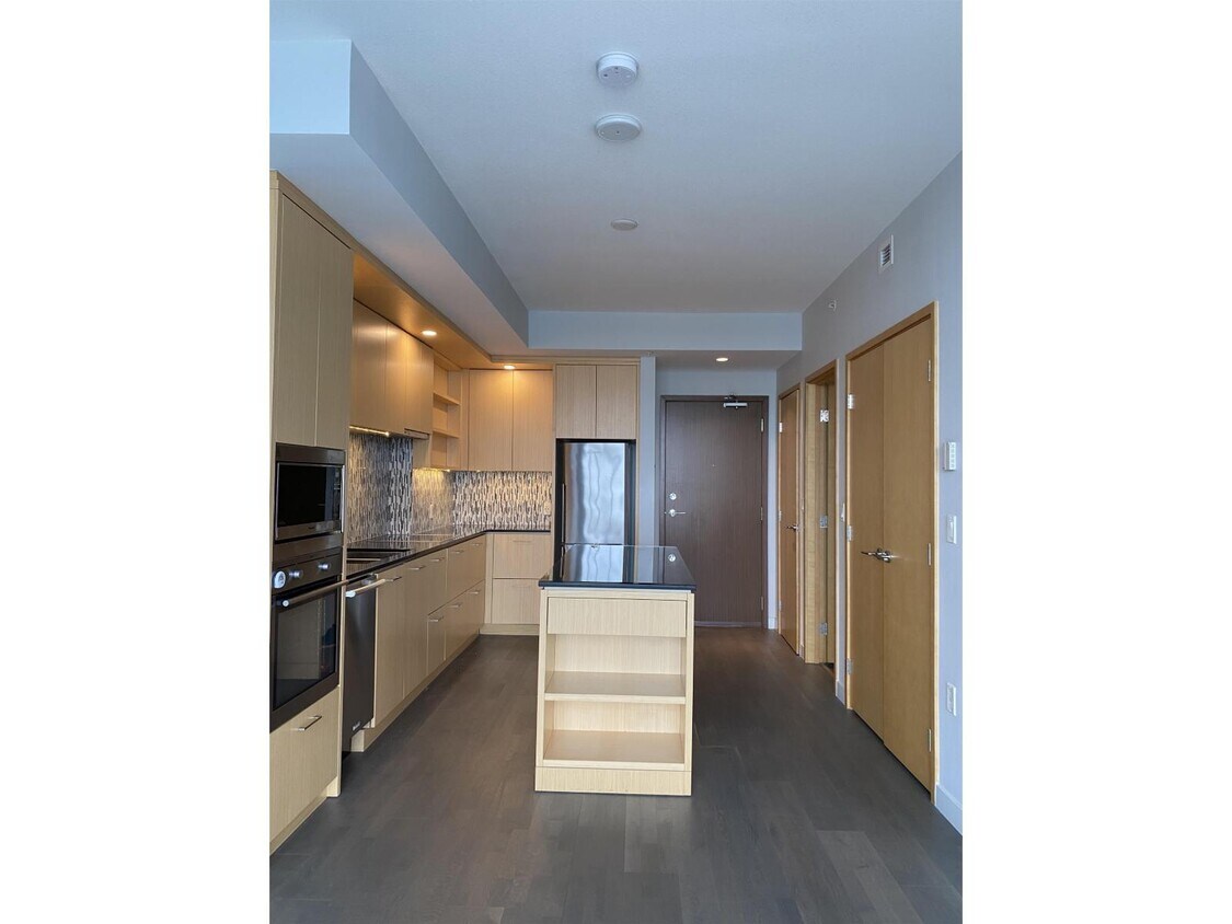 Building Photo - 13495 CENTRAL 2004