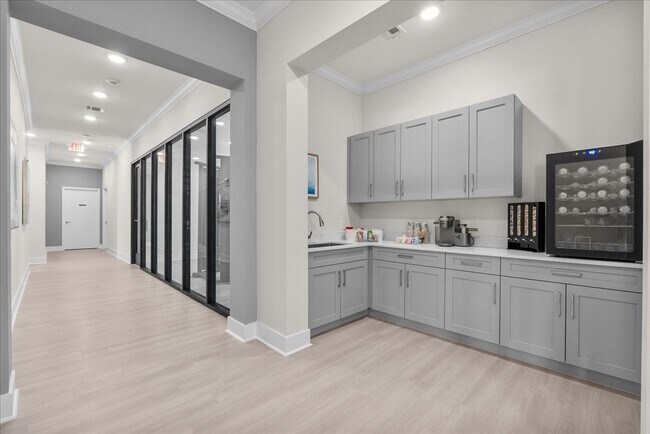 Building Photo - 540 Hobbs Rd