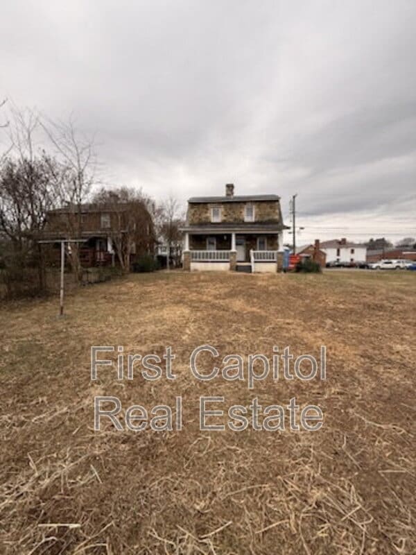 Foto del edificio - 627 Warren Ave.