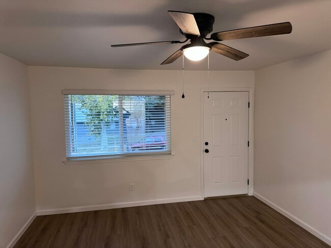 Foto del edificio - 2118 N Glenn Ave