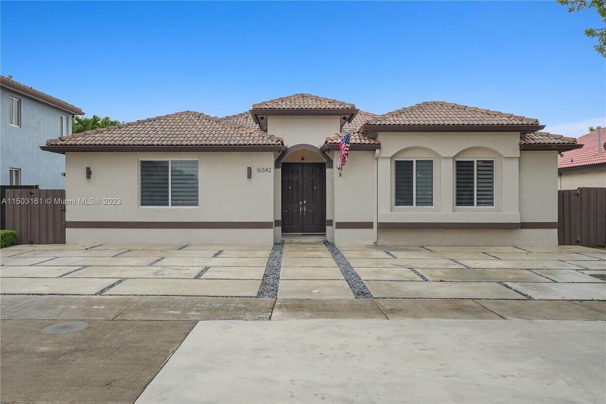 Primary Photo - 16342 SW 53rd Terrace