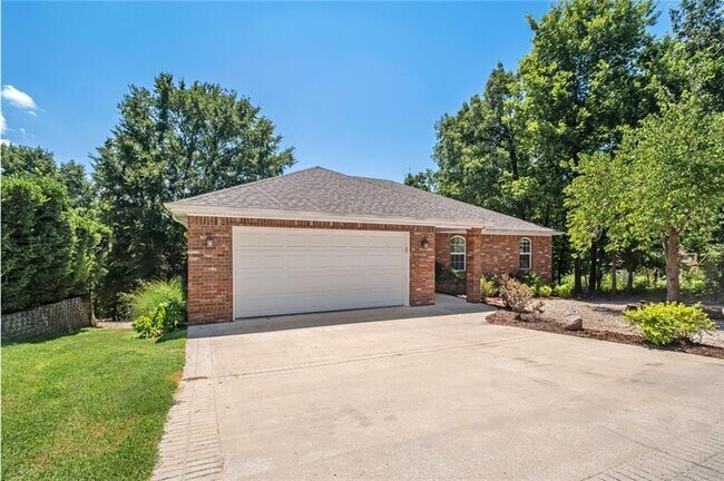 Building Photo - 99 Buckingham Dr