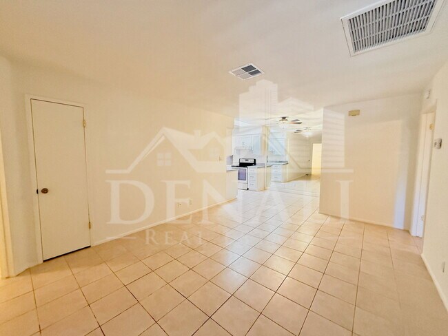 Building Photo - 93 N Cooper Rd