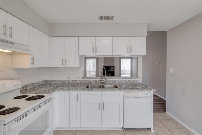 Foto del edificio - 6604 Scrub Oak Ln