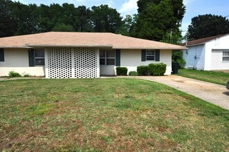 Building Photo - 2 McDonald Rd