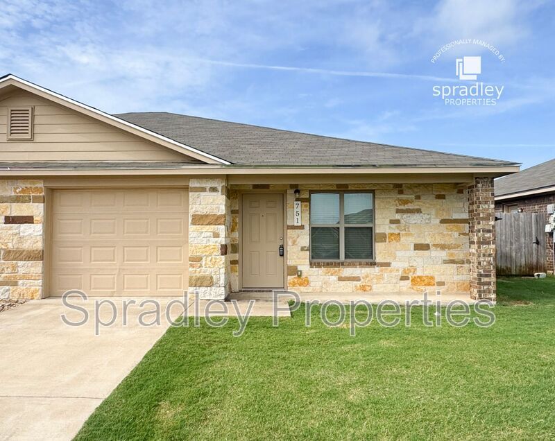 Foto principal - 751 Laila Ln