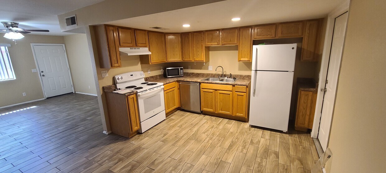 Foto principal - 1140 E Curry Rd