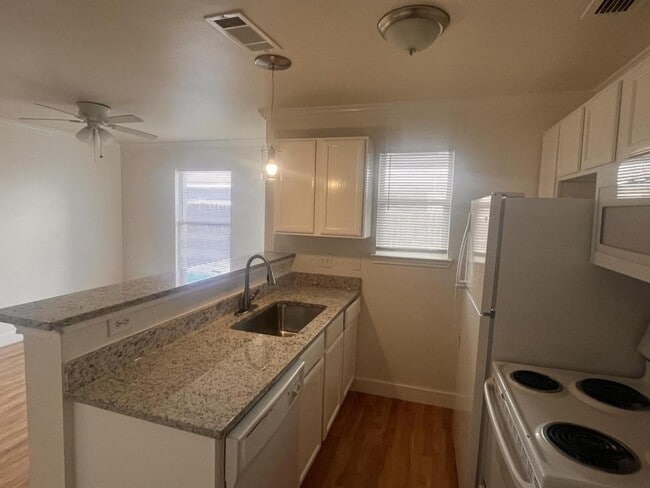 Photo - 1208 Village Garden Dr Townhome