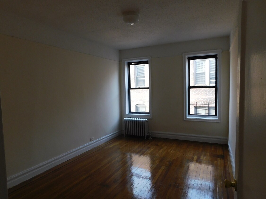 Foto del edificio - 2765 Matthews Ave