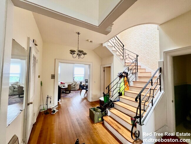 Foto del edificio - 1712 Beacon St