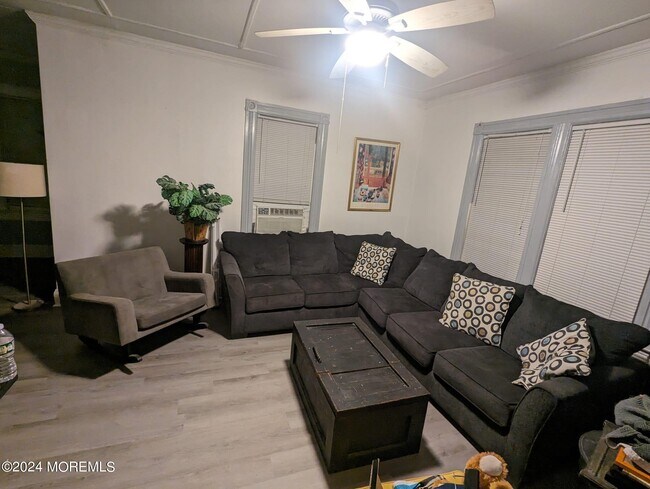 Building Photo - 1047 Stratton Pl