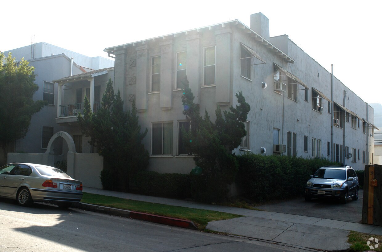 Building Photo - 350-354 E Cypress Ave