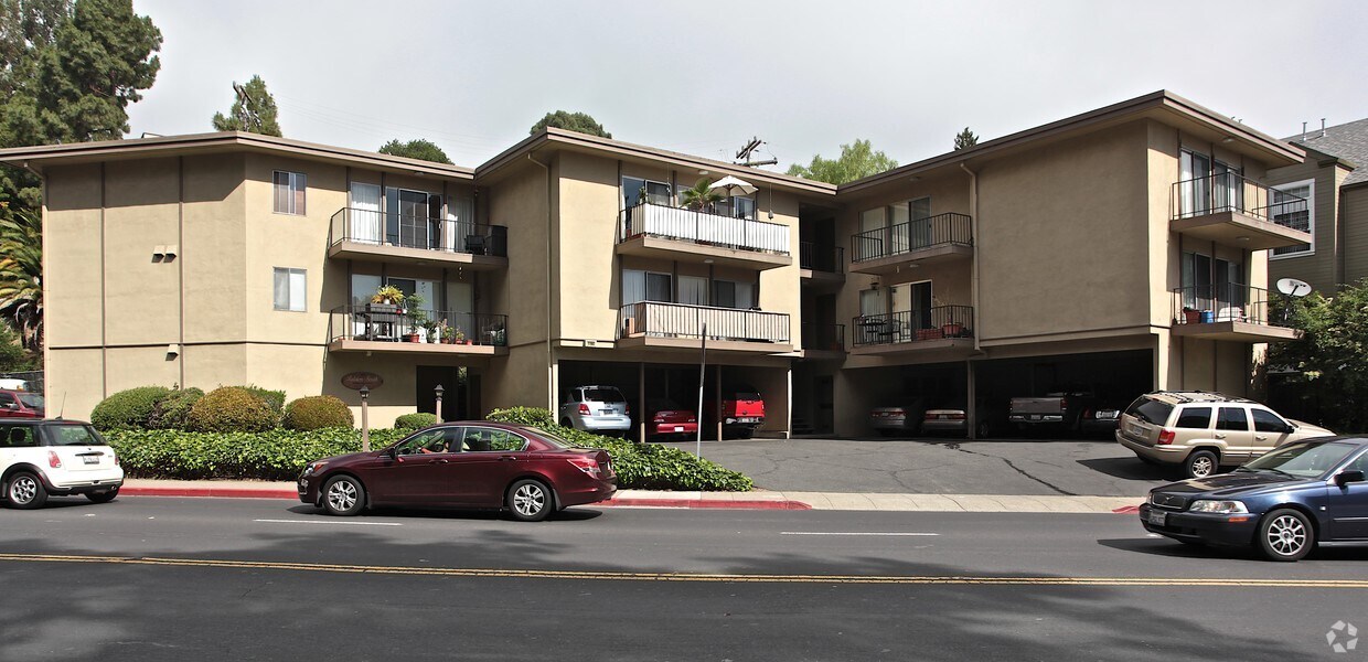 Primary Photo - 1190 Ralston Ave
