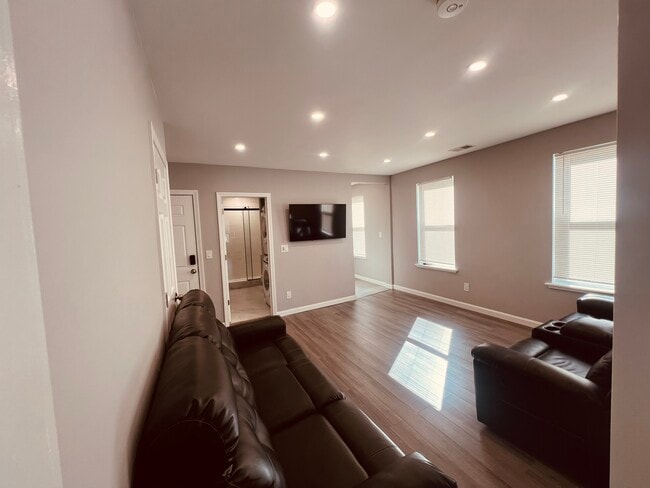 Foto del edificio - 77 Manville Rd