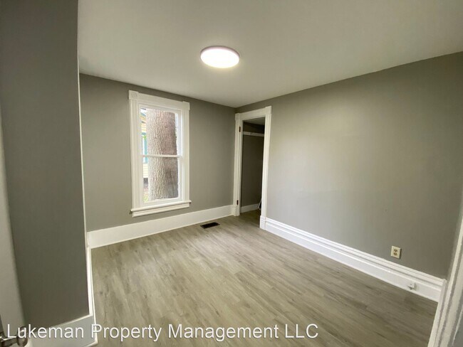 Building Photo - 3 br, 1 bath House - 116 Balch St.