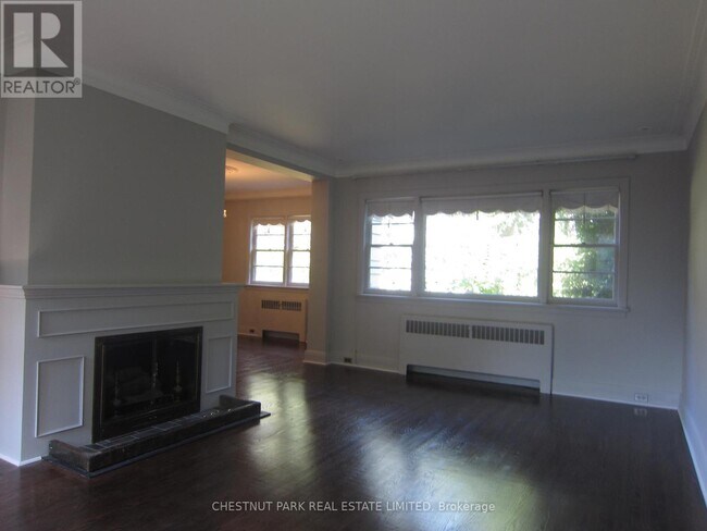 Photo du bâtiment - 180 Strathgowan Ave