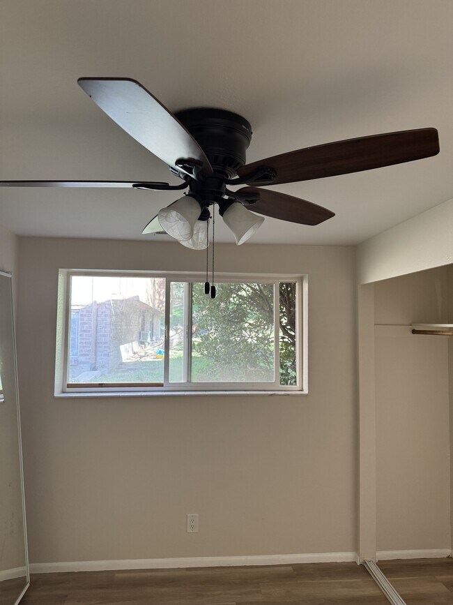 Foto del edificio - 451 E 5600 S