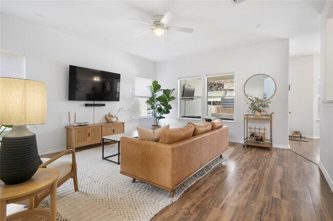 Foto del edificio - 1022 N Ash Cove