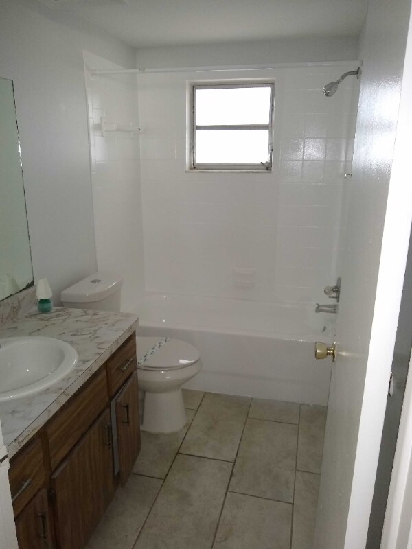 Building Photo - 6906 Julia Ct, New Port