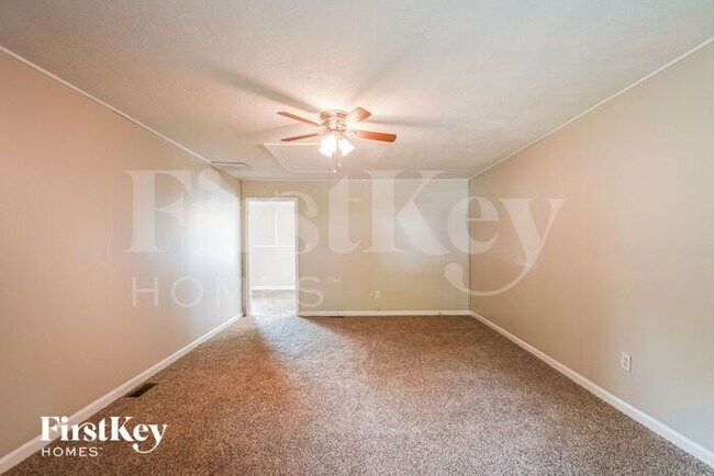 Foto del edificio - 1240 N Ridgeview Dr