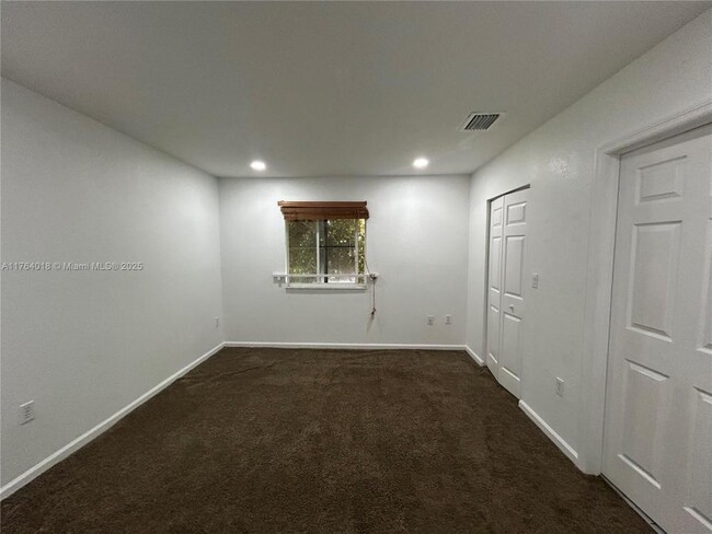 Foto del edificio - 3 bedroom in Miami Gardens FL 33169