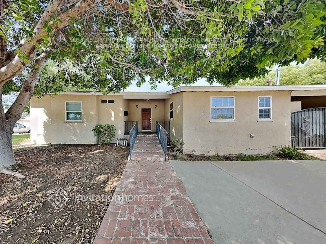 Primary Photo - 7000 Comanche Ave