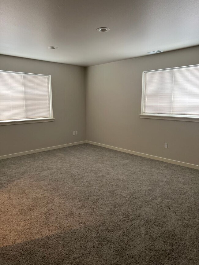 Building Photo - 5304 Smitten Street 1-4