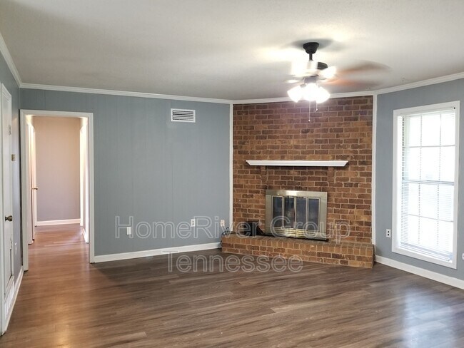 Foto del edificio - 6166 Berrypick Ln