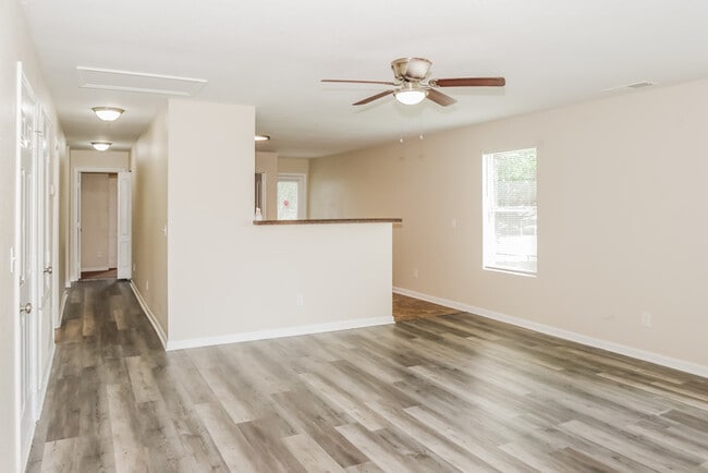 Building Photo - 109 Jesse Layne Dr