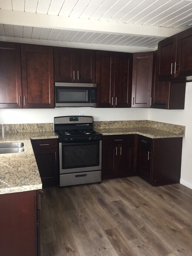 Foto principal - 13463 Vanowen St
