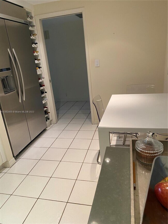 Building Photo - 151 Crandon Blvd