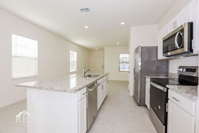 Foto del edificio - 18391 Los Gabrieles Wy