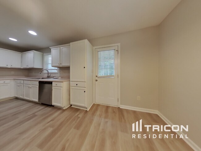 Foto del edificio - 250 Woodwind Dr