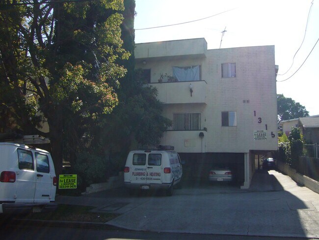 Foto del edificio - 1315 N Fuller Ave