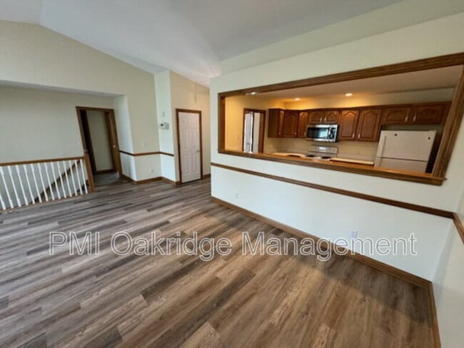 Foto del edificio - 1001 Laurel Tree Ct