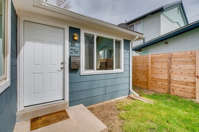 Photo - 216 S Irving St House