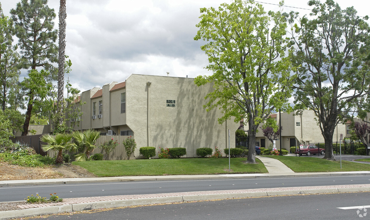 Foto del edificio - Fox Creek Apartments