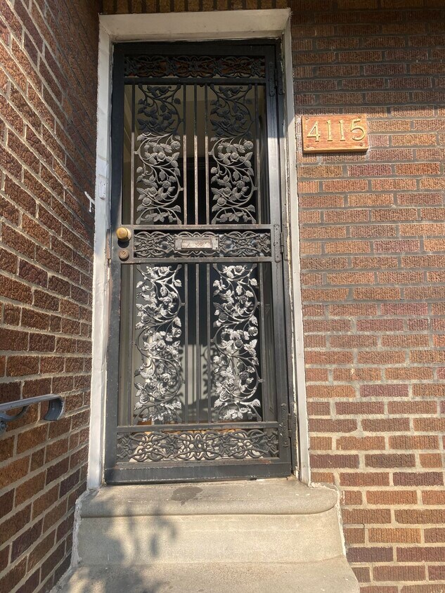 Foto principal - 4115 L St