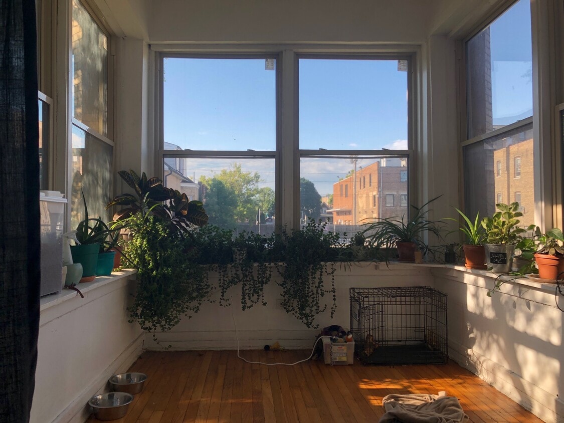 Sunroom - 3241 W Thomas St