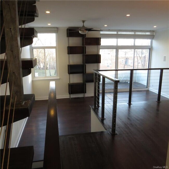Building Photo - 118 Tallwood Dr