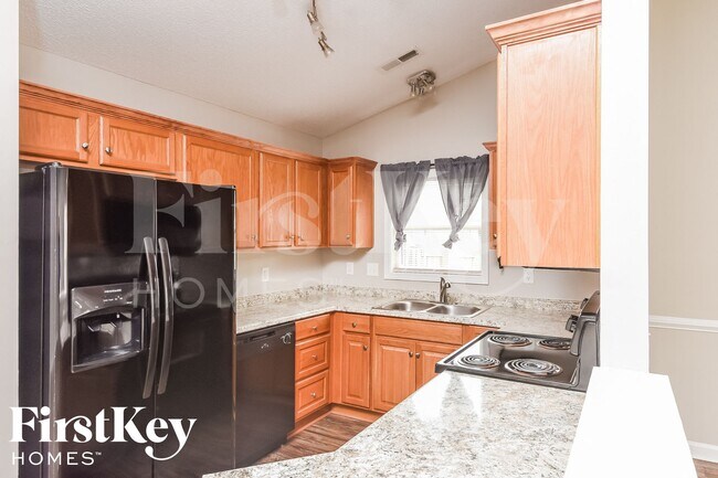 Building Photo - 435 Stephanie Dr